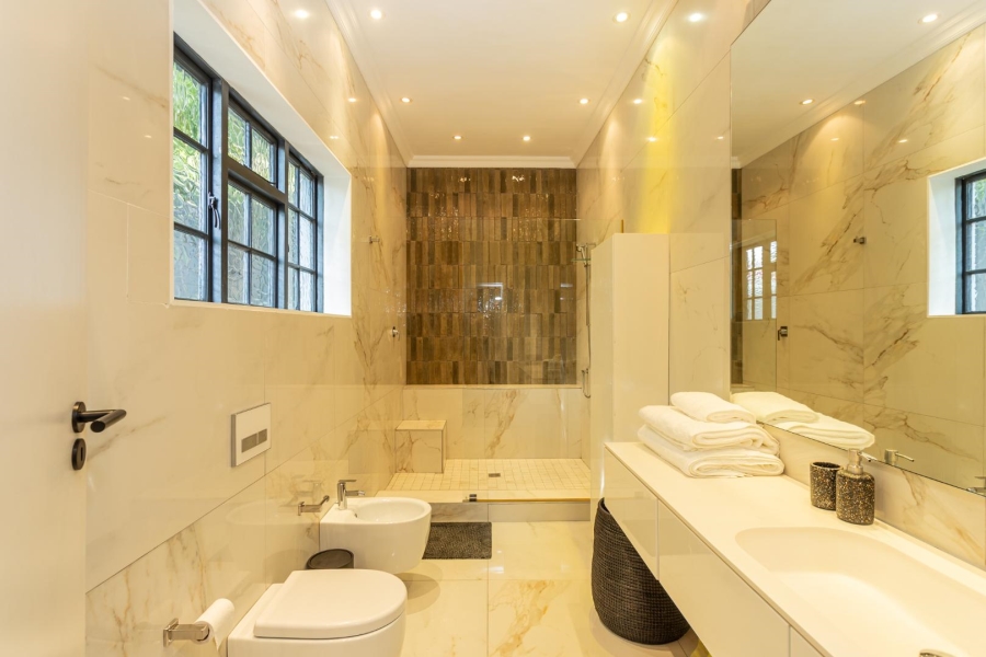 2 Bedroom Property for Sale in Green Point Western Cape